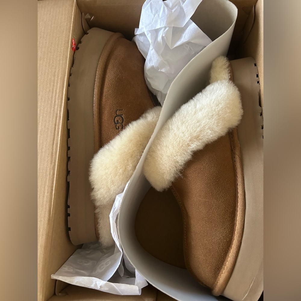 UGG Disquette Platform Slippers BRAND NEW
